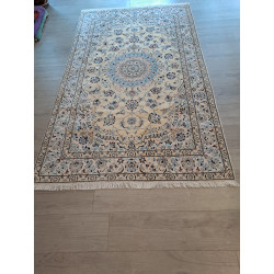 Persien Nain mit Blumenseide Maß  255 x 152 cm