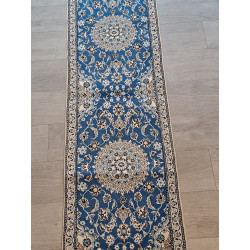 Persien Nain seltenes Maß mit Blumenseide Maß 202 x 62 cm