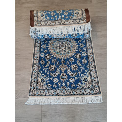 Persien Nain seltenes Maß mit Blumenseide Maß 202 x 62 cm