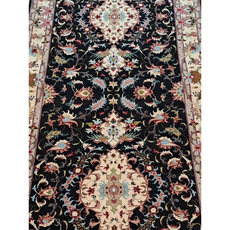 Persien Täbriz Königsblau mit Blumenseide feine Knüpfung Maß 300 x 80 cm Persien Täbriz Königsblau mit Blumenseide feine Knüpfung Maß 300 x 80 cm